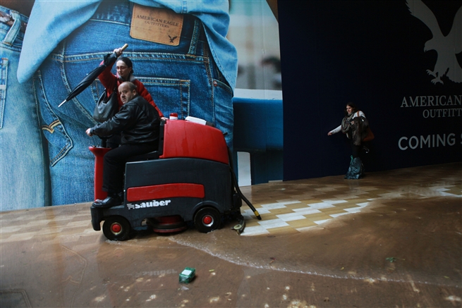 Floatation at the mall in Modi'in January 2013